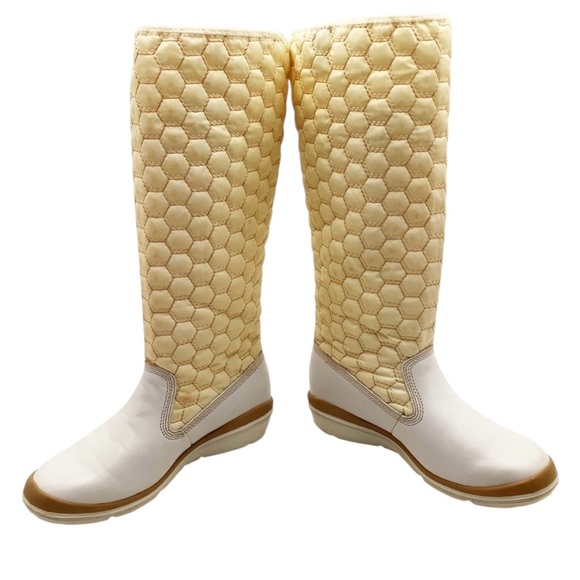 {Timberland} 84377 Kickadillaquilt Boots - Picture 3 of 4